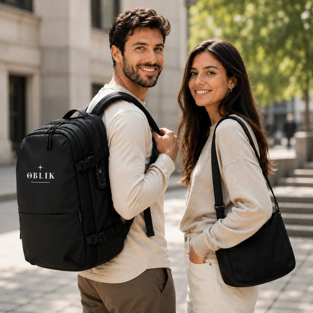 ÉCONOMISEZ JUSQU'À 140€ À CHAQUE VOYAGE. JUSQU'À 3X PLUS D'ESPACE. COMPATIBLE CABINE.
