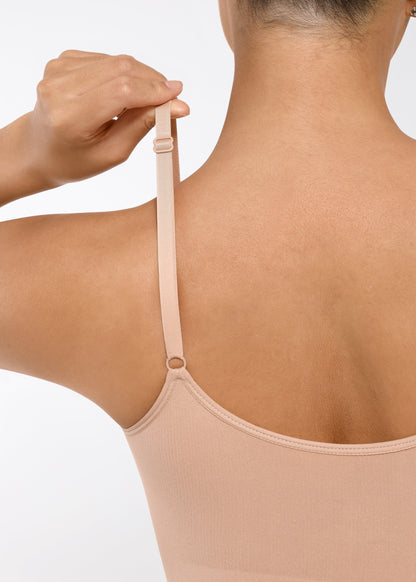 Ventre plat. Fesses galbées. Confiance instantanée!